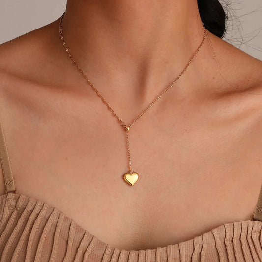 14k Dainty Feminine Heart Dangle Necklace