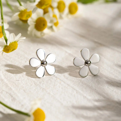 18k Dainty Flower Earrings