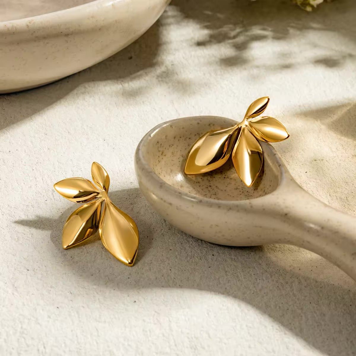 18k Glamorous Gold Floral Stud Earrings & Ring