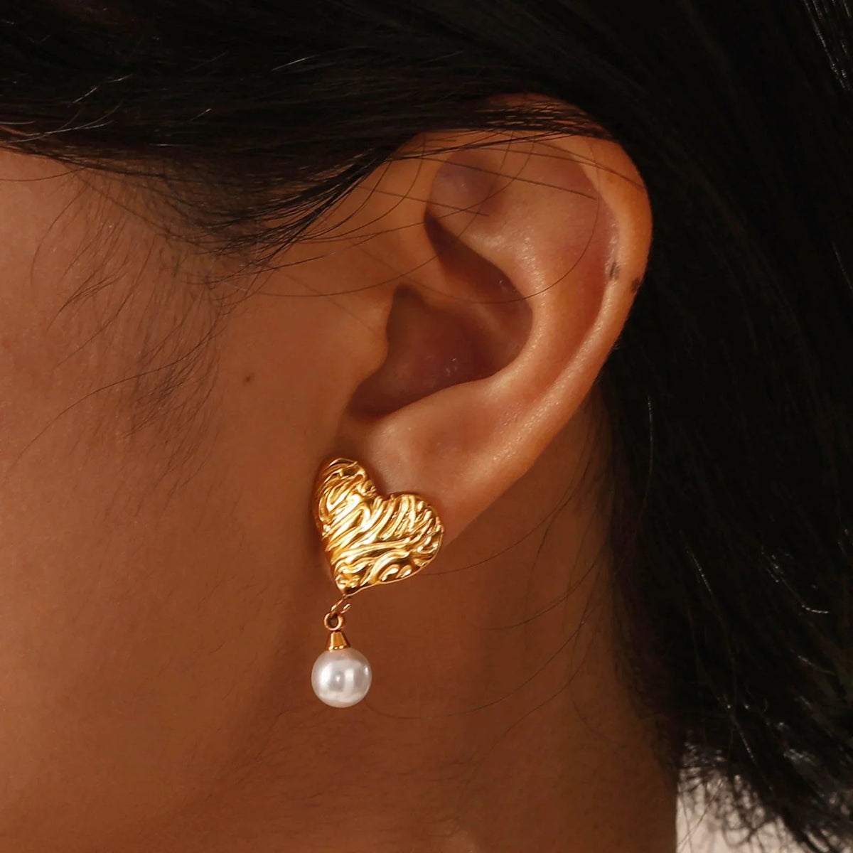18k Textured Heart Pearl Earrings