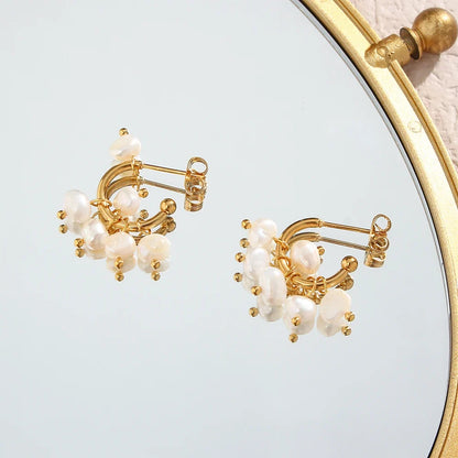18k Dainty Pearl Droplet Dangle Earrings
