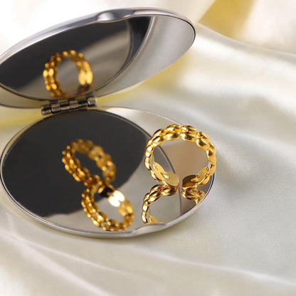 18k Oval Bead Ring