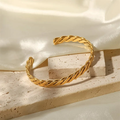 18k Chunky Gold Woven Bangle Bracelet
