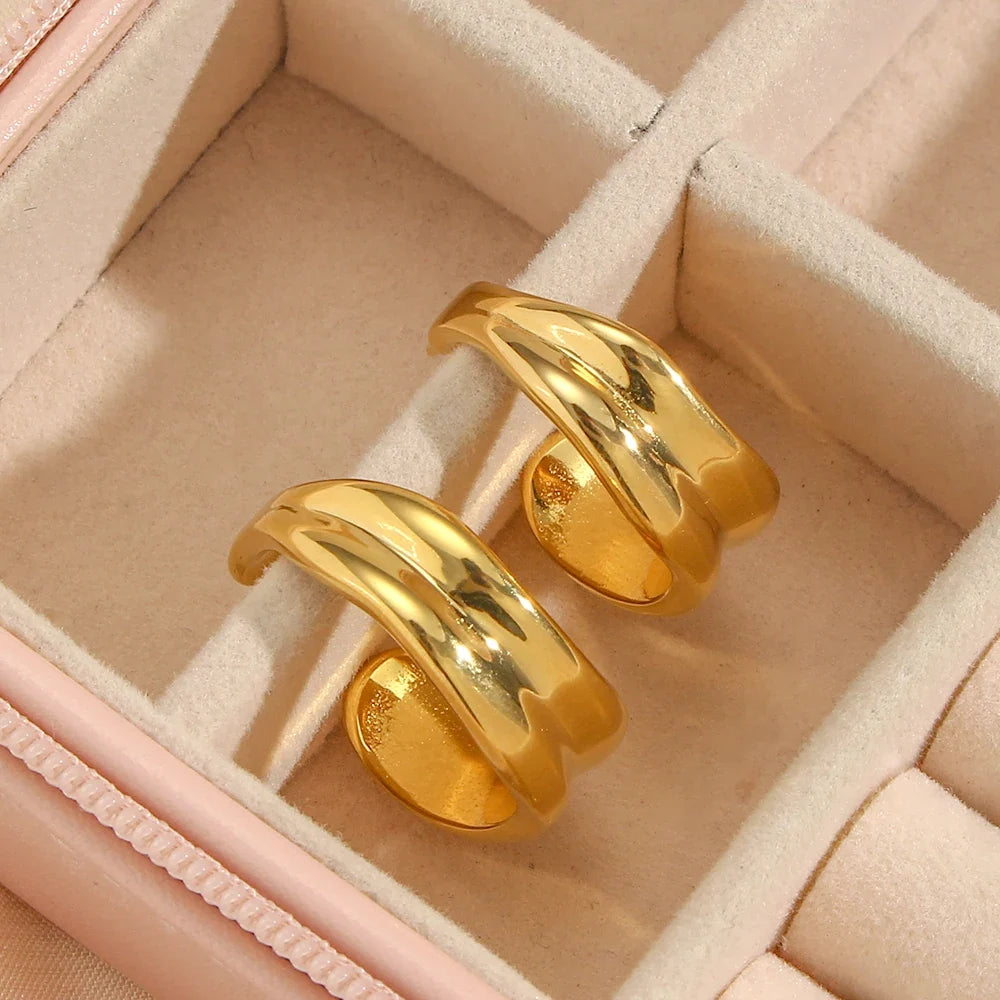 Minimal Textured Crevice Earrings