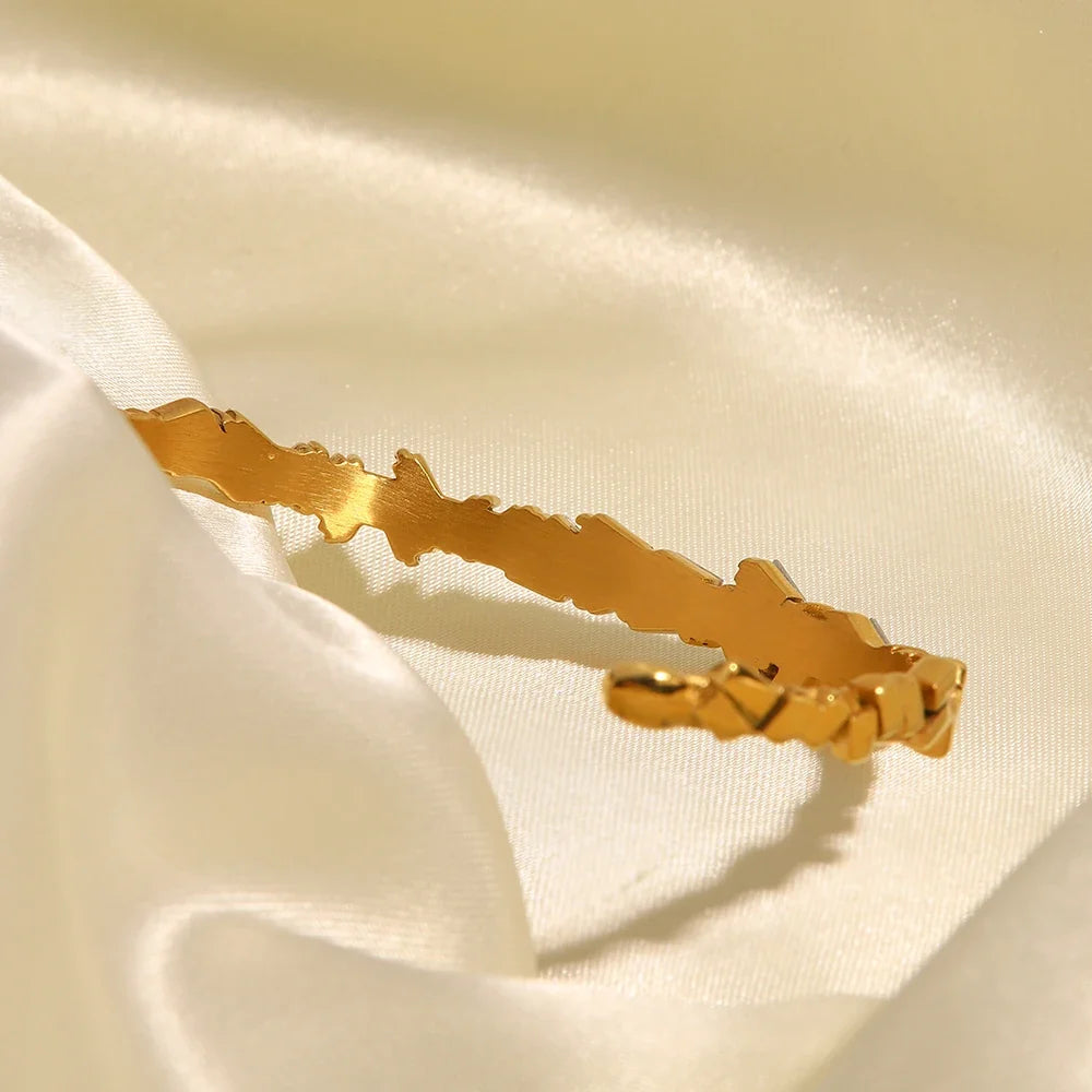 18k Scattered Diamonds Bangle Bracelet