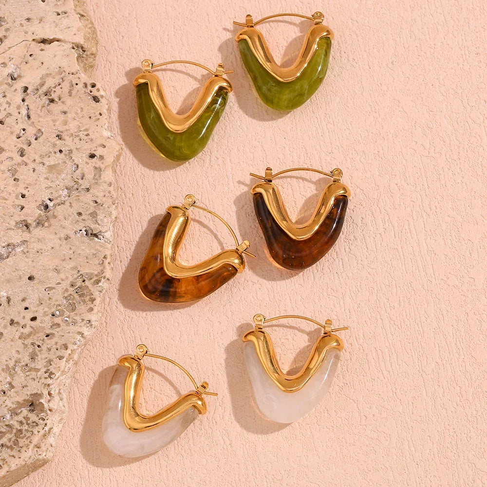 18k Classy V Hoop Earrings