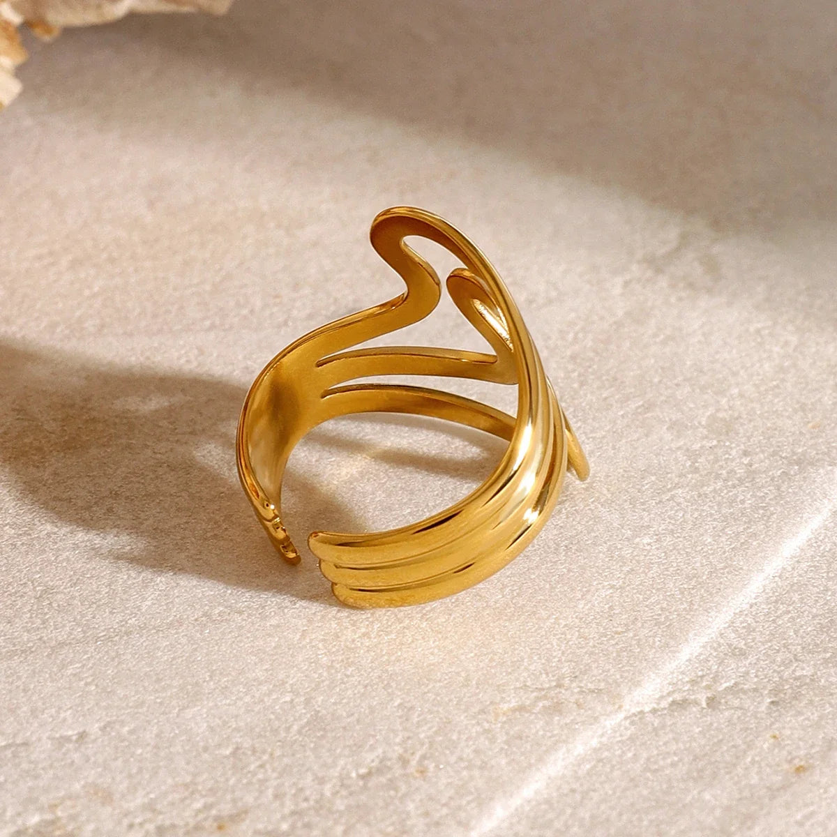 Dainty Ripple Effect Ring