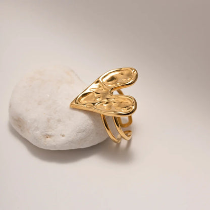 18k Hammered Textured Heart Ring