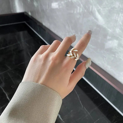 Adjustable Classy Gold Leaf Ring