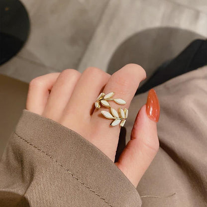 Adjustable Classy Gold Leaf Ring