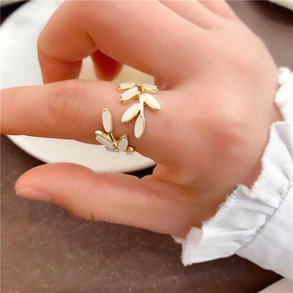 Adjustable Classy Gold Leaf Ring