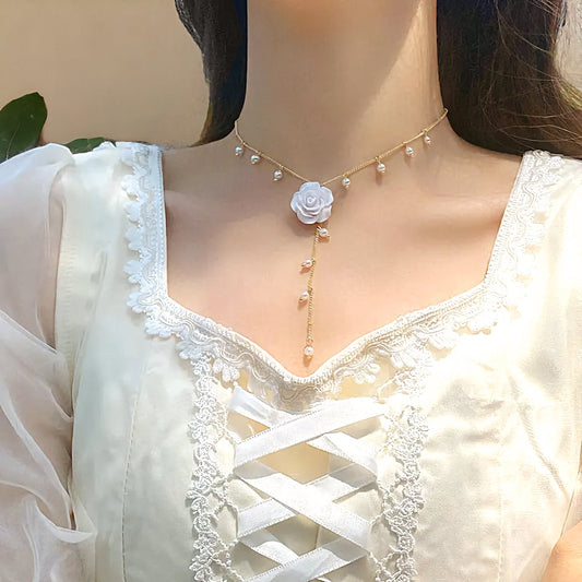 Blanc La Floral Necklace