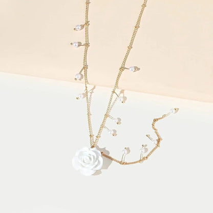 Blanc La Floral Necklace