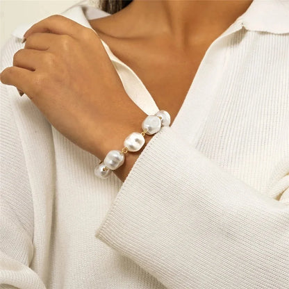Classy Asymmetric Pearl Bracelet