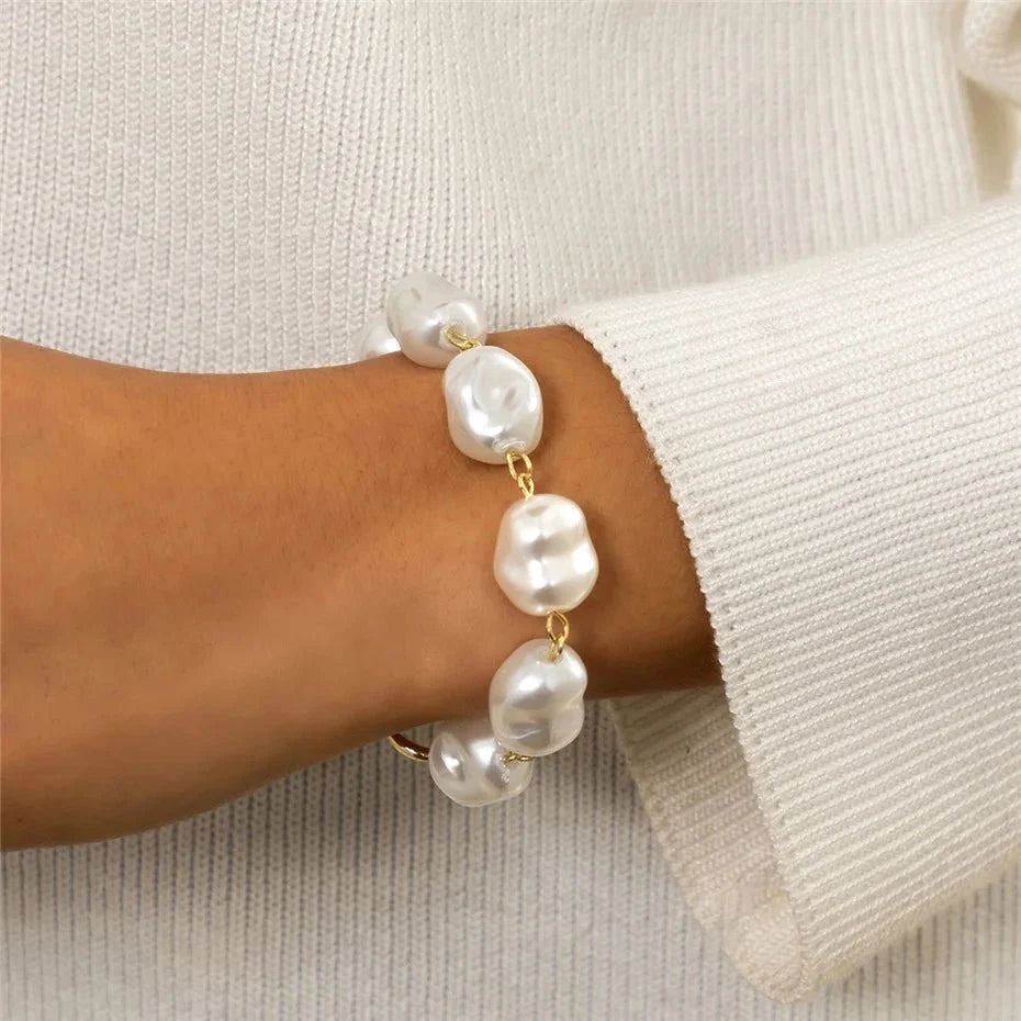 Classy Asymmetric Pearl Bracelet