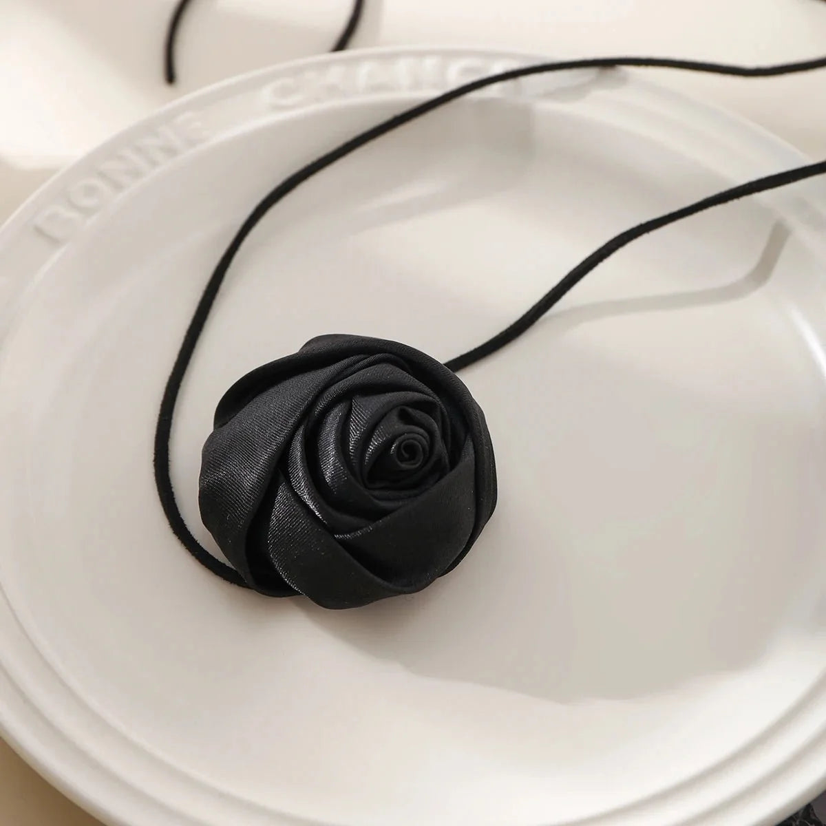 Classy Rose Floral Choker Necklace