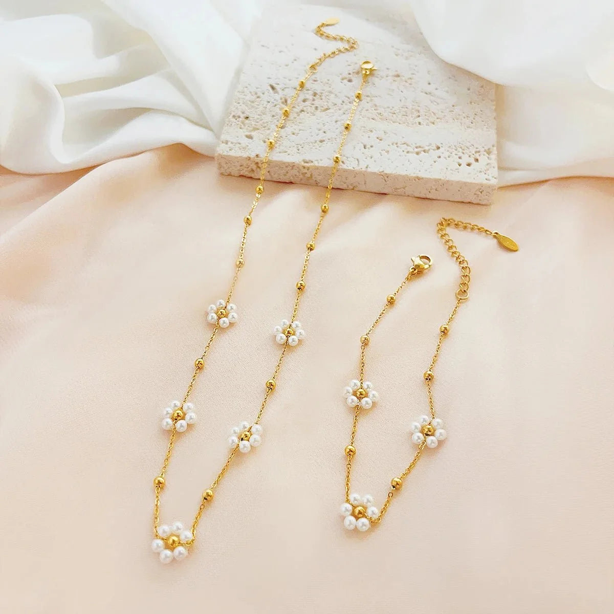 Dainty Daisy Necklace & Bracelets