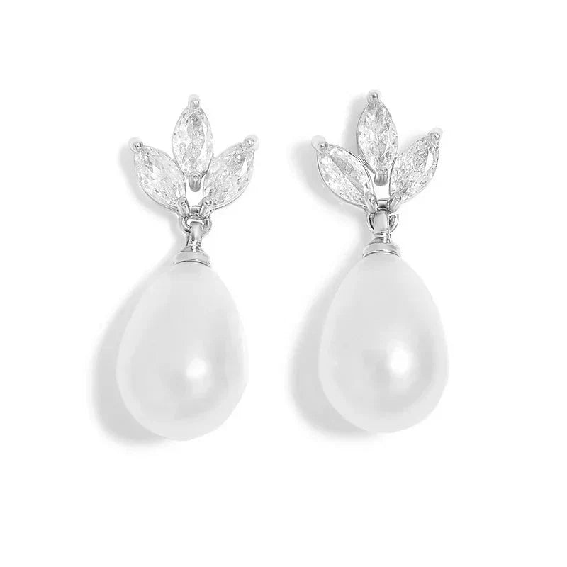 Dainty Diamond Leaf Pearl Earrings