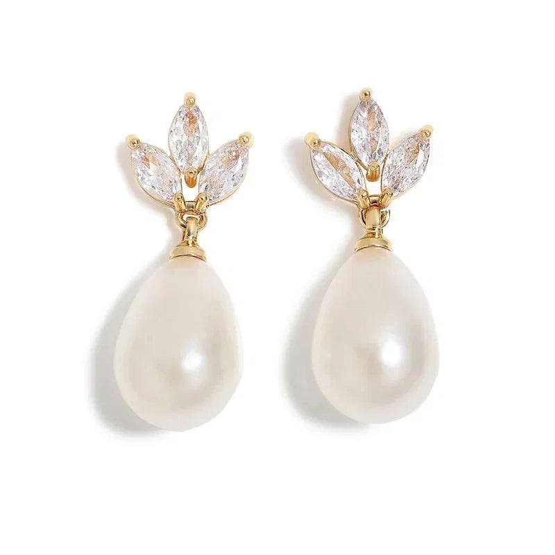 Dainty Diamond Leaf Pearl Earrings