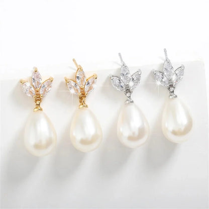 Dainty Diamond Leaf Pearl Earrings