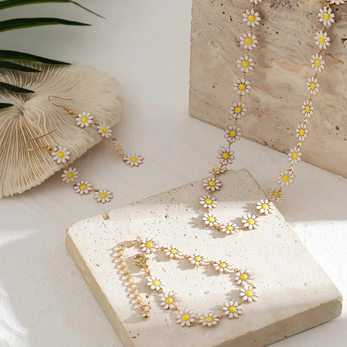 Dainty Floral Daisy Choker Necklace, Bracelet, and Earrings Set