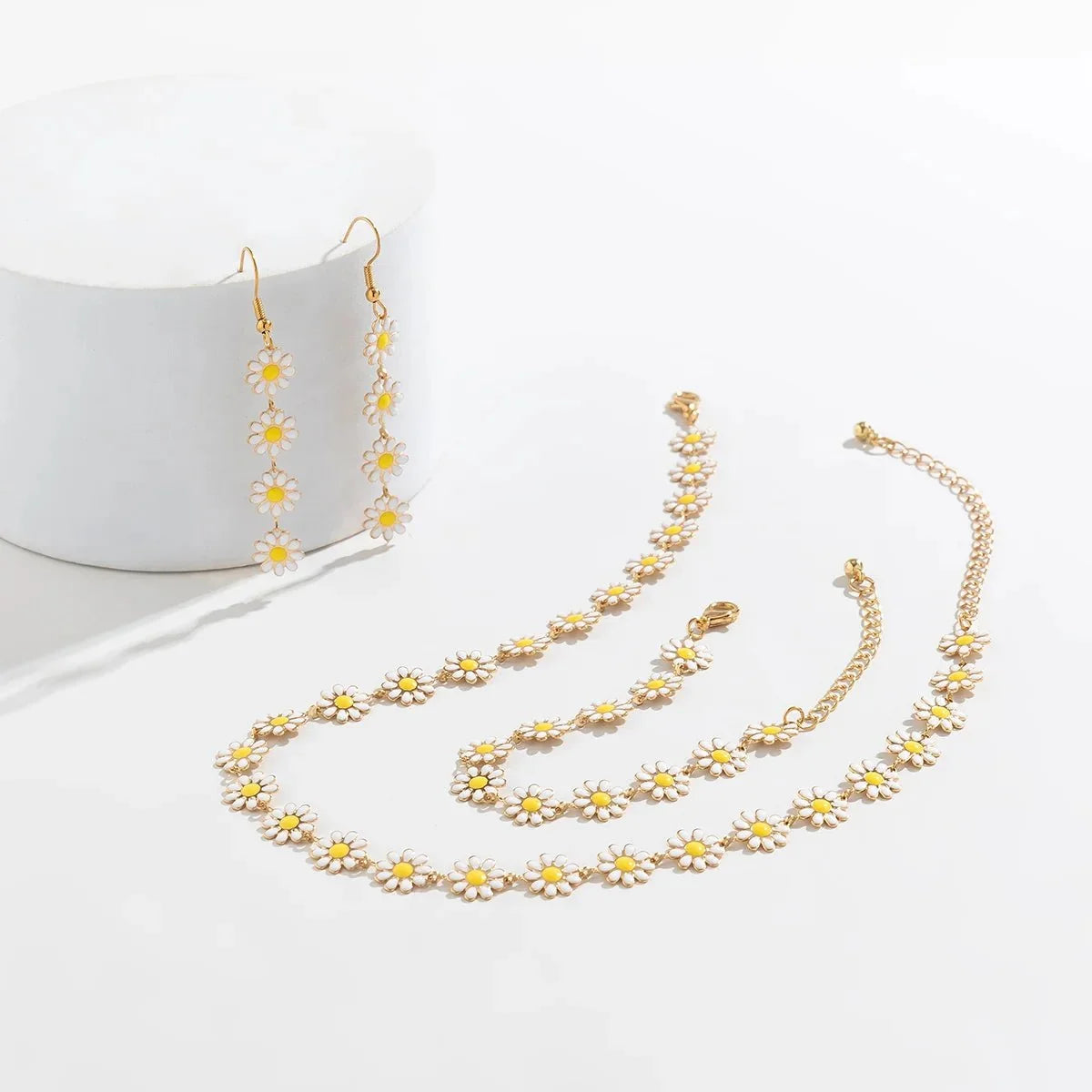Dainty Floral Daisy Choker Necklace, Bracelet, and Earrings Set