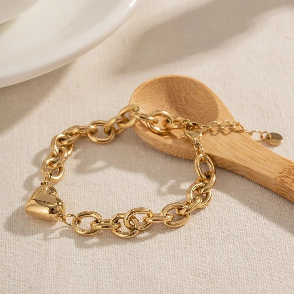Dainty Gold Chain Link Heart Bracelet