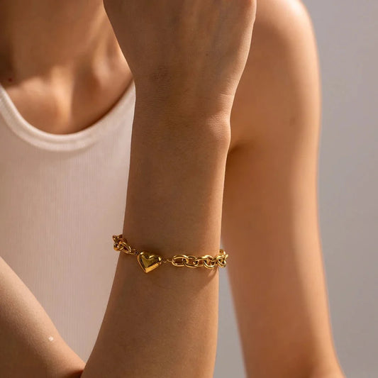 Dainty Gold Chain Link Heart Bracelet