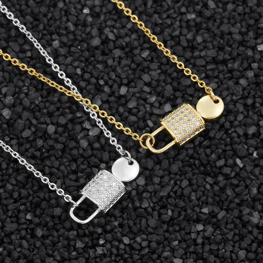 Dainty Lock And Key Lovers Necklace