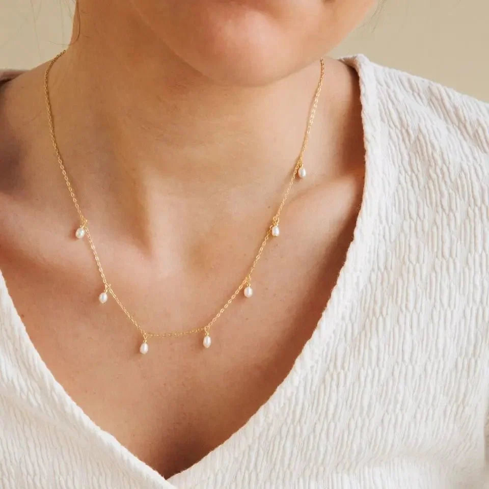 Dainty Pearl Droplets Necklace