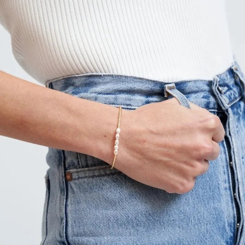 Dainty Pearl Golden Beaded Bracelet