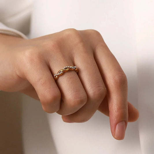 Dainty Pearl Intertwined Ring