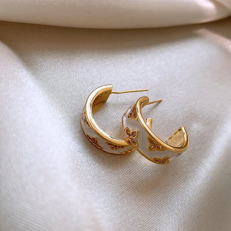 Dainty Round Floral C Shaped Earrings