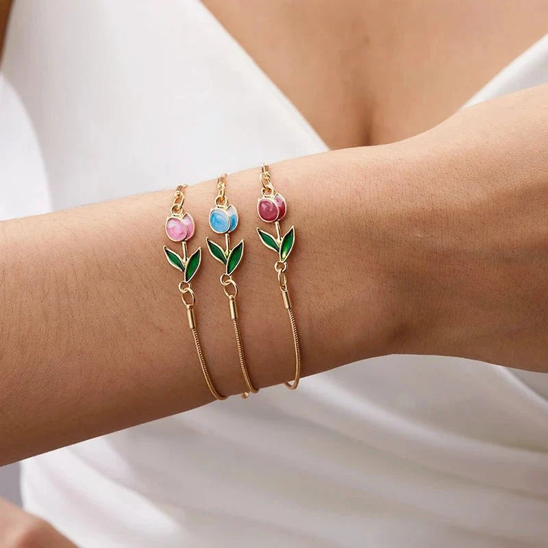 Feminine Floral Tulip Bracelet and Necklace Set