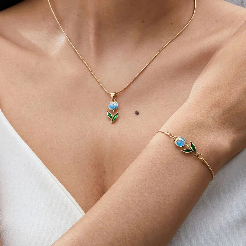 Feminine Floral Tulip Bracelet and Necklace Set