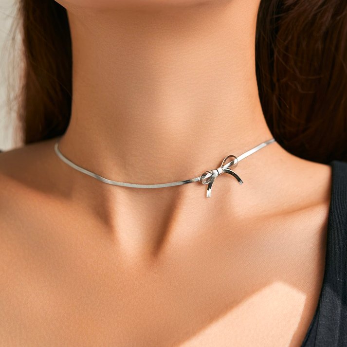 Romantic Dainty Bow Necklace