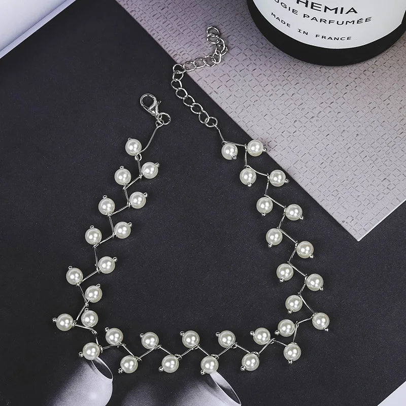 Staggering Pearl Choker Necklace