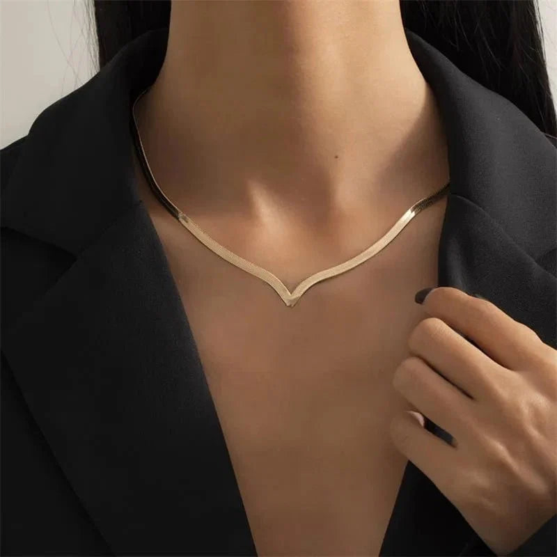V Taper Herringbone Necklace