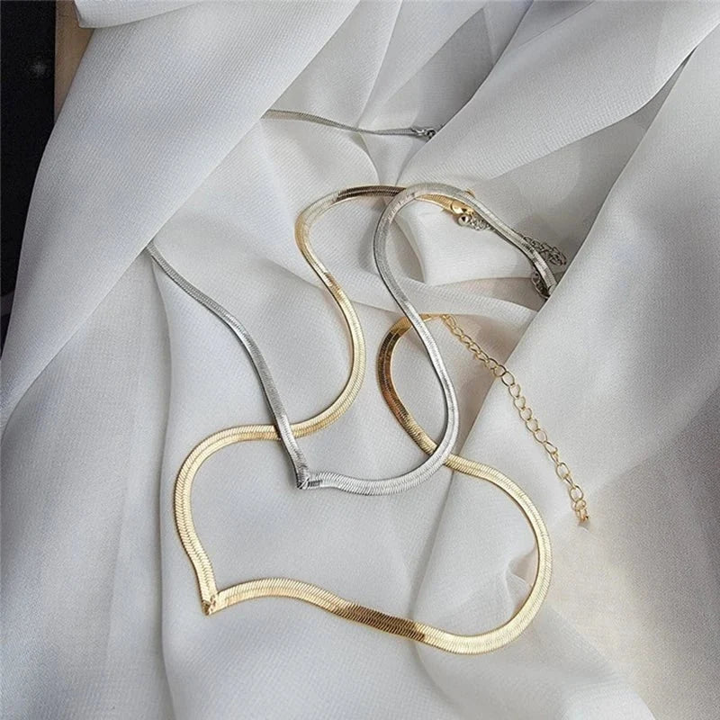 V Taper Herringbone Necklace